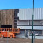 Gevelbekleding op bedrijfspand Spakenburgse Houthandel
